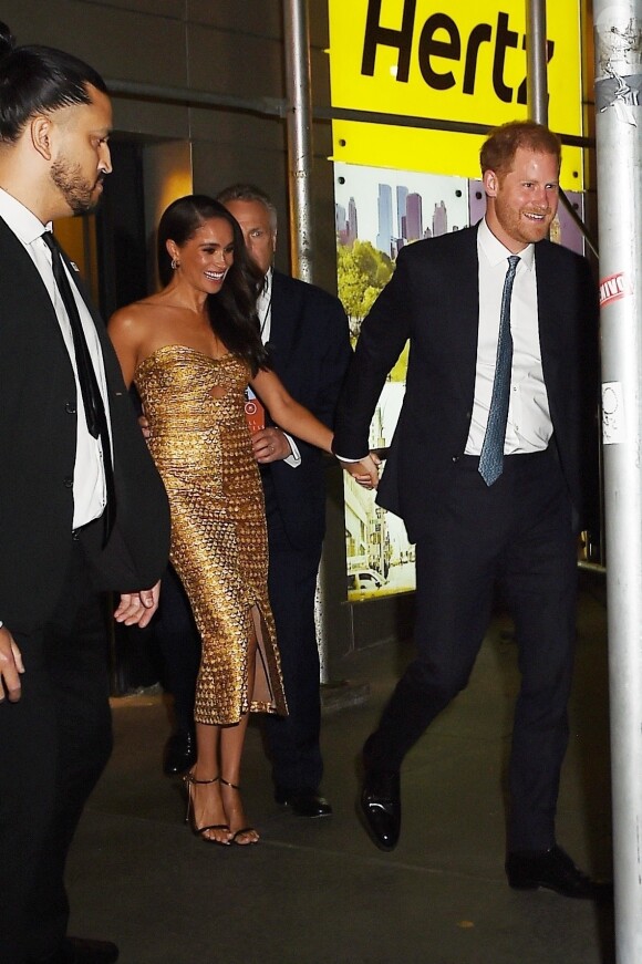 Le prince Harry, duc de Sussex et Meghan Markle, duchesse de Sussex, et sa mère Doria Ragland, à la sortie de la cérémonie des "Women of Vision Awards" au Ziegfeld Theatre à New York, le 16 mai 2023. 