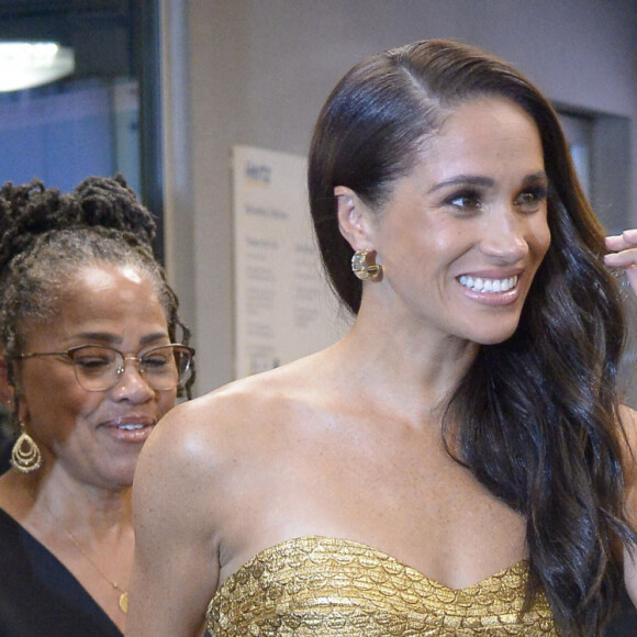 Le prince Harry, duc de Sussex et Meghan Markle, duchesse de Sussex, et sa mère Doria Ragland, arrivent à la cérémonie des "Women of Vision Awards" au Ziegfeld Theatre à New York, le 16 mai 2023. 