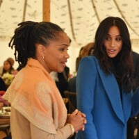 Meghan Markle : Sa discrète maman Doria Ragland très chic pour poser avec un clan bien célèbre et puissant !