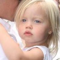 Shiloh Jolie-Pitt : une vraie transformation, la poupée blonde est devenue... un petit garçon !