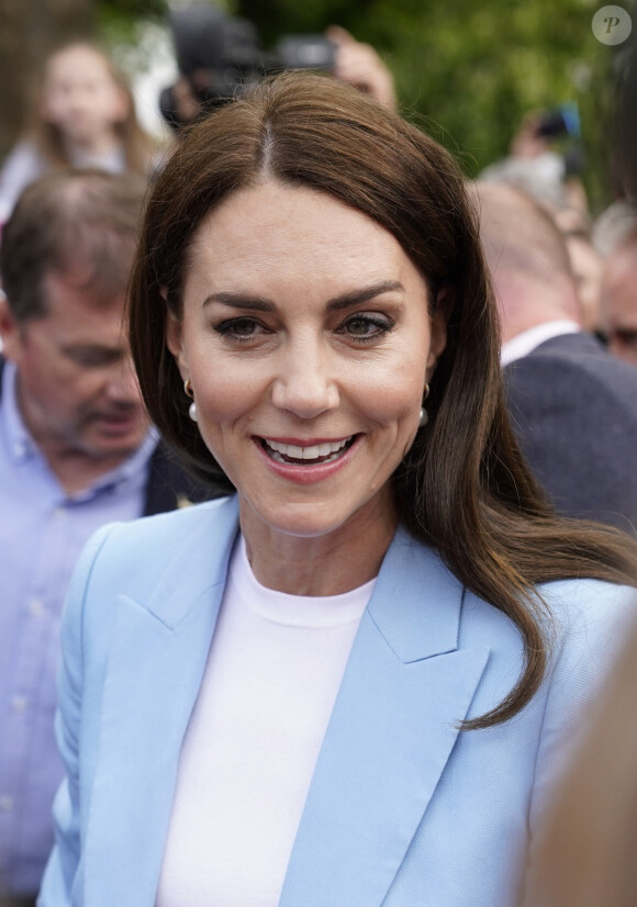 Catherine (Kate) Middleton, princesse de Galles - Le prince de Galles, et la princesse de Galles, à la rencontre du public du concert du couronnement près du château de Windsor, le 7 mai 2023.