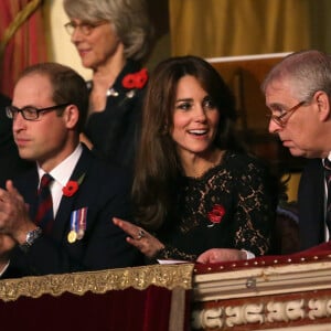 Kate Middleton et le prince William se seraient-ils réconciliés avec le prince Andrew ? 
Catherine Kate Middleton, la duchesse de Cambridge et le prince William, le prince Andrew, duc d'York - La famille royale d'Angleterre assiste au festival "Royal Remembrance" au Royal Albert Hall à Londres. 