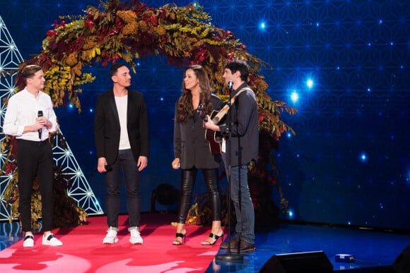 Exclusif - Julien, Frederic, Ludovic et son père, Chimene Badi - Enregistrement de l'émission "La Boite à Secrets N°10", présentée par F.Bollaert, et diffusée le 28 janvier sur France 3. © Tiziano Da Silva / Bestimage 