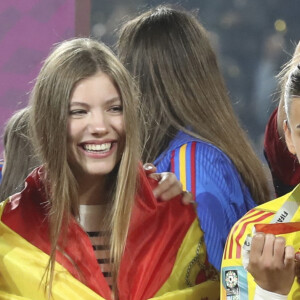 La reine Letizia d'Espagne et sa fille la princesse Sofia assistent à la finale de la Coupe du monde féminine de la FIFA au Stadium Australia à Sydney, Australie, le 20 août 2023. 