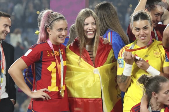 La reine Letizia d'Espagne et sa fille la princesse Sofia assistent à la finale de la Coupe du monde féminine de la FIFA au Stadium Australia à Sydney, Australie, le 20 août 2023. 