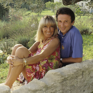 En France, en vacances dans les Alpilles, Michel Drucker et sa femme Dany Saval © Alain Canu via Bestimage