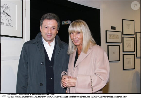 Michel Drucker est auparavant resté en observation à l'hôpital européen Georges-Pompidou de Paris.
Michel Drucker et sa femme Dany Saval au Vernissage de l'exposition de Philippe Gelluck - Le chat expose aux Beaux Arts !