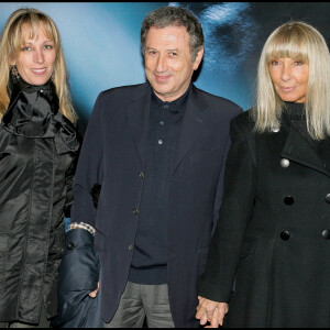 Michel Drucker entouré par sa belle fille Stéfanie Jarre & sa femme Dany Saval a l'avant premiere du film ' 36 quai des Orfevres ' au cinema Pathe Wepler.