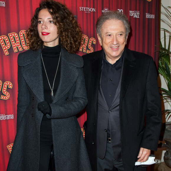 Michel Drucker et sa "petite-fille" Rebecca (fille de Stéfanie Jarre et petite fille de Dany Saval) - Soirée de gala à l'occasion de la première de la pièce "Les producteurs" au Théâtre de Paris à Paris. Le 2 décembre 2021 © Christophe Clovis / Bestimage