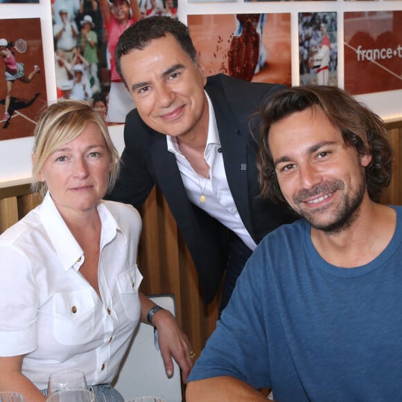 Après avoir bien profité de son break estival, la joyeuse bande s'apprête à retrouver ses fidèles téléspectateurs.
Exclusif - Anne-Élisabeth Lemoine, Laurent Luyat et Bertrand Chameroy au Déjeuner France TV lors des Internationaux de France de Tennis de Roland Garros 2023 - Jour 15 à Paris le 11 Juin 2023. © Bertrand Rindoff / Bestimage 