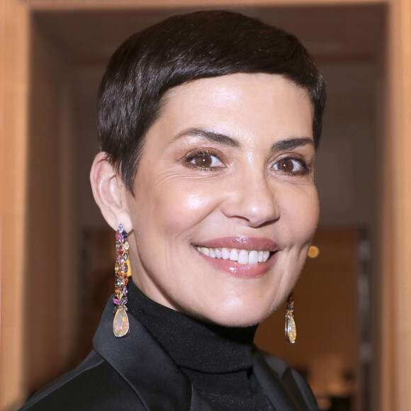 Un cliché qui a fait l'unanimité auprès des internautes. Tous ont été bluffés par sa silhouette de rêve !
Cristina Cordula lors de la soirée des "Stéthos d'or 2023" à l'hôtel Four Seasons George V à Paris le 27 mars 2023. © Cédric Perrin / Bestimage