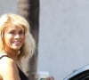 "OnlyFans est sans aucun doute ma plus grande source de revenus", déclare Paige VanZant
 
La star du MMA (Mixed Martial Art) Paige Vanzant prend un café au Starbuck de Los Angeles le 31 mars 2016.