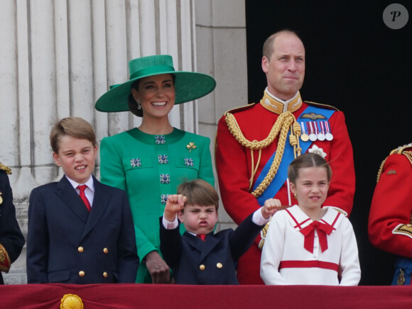 Le prince George, le prince Louis, la princesse Charlotte, Kate Catherine Middleton, princesse de Galles, le prince William de Galles - La famille royale d'Angleterre sur le balcon du palais de Buckingham lors du défilé "Trooping the Colour" à Londres. Le 17 juin 2023 