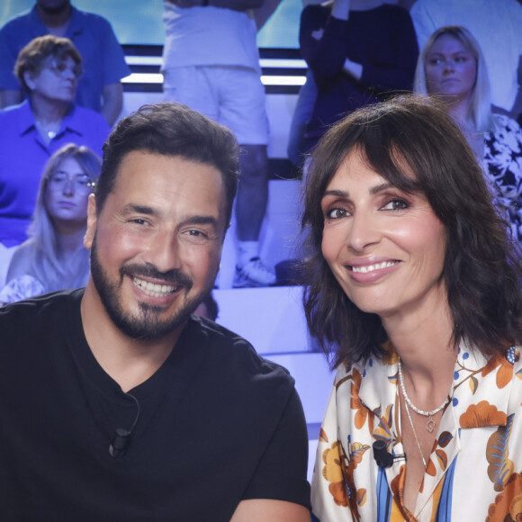 Le couple était présent pour célébrer les 50 ans de l'animateur
 
Exclusif - Moundir, Géraldine Maillet - Sur le plateau de l'émission TPMP (Touche Pas à Mon Poste) présentée en direct par C.Hanouna et diffusée sur C8 - Paris le 04/09/2023 - © Jack Tribeca / Bestimage