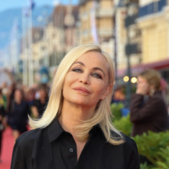 Emmanuelle Béart sur le tapis rouge de la cérémonie de clôture du 37ème festival du film de Cabourg (37ème journées romantiques du 14 au 18 juin 2023), à Cabourg, France, le 17 juin 2023. © Coadic Guirec/Bestimage