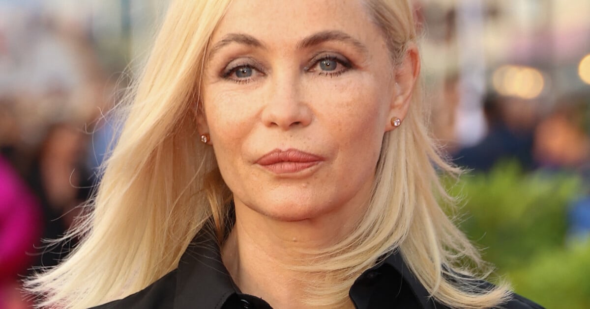 Emmanuelle Béart victime d'inceste : en parler à ses parents "n'a rien changé" : Le diaporama - Purepeople