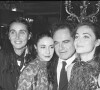 Sans divulguer l'auteur des faits, elle a précisé qu'il ne s'agissait pas de son père, Guy Béart
Guy Béart avec Geneviève Galéa et ses filles Emmanuelle et Eve lors de la première du film Manon des sources en 1986