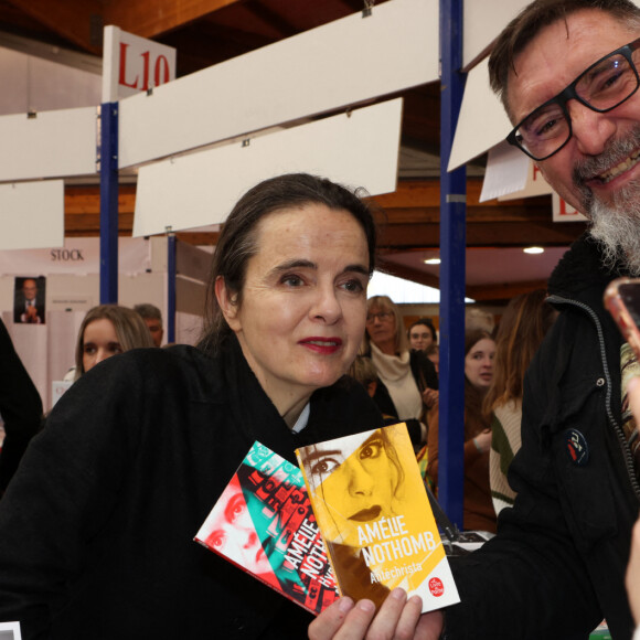 Amélie Nothomb en dédicace lors de la 40ème Foire du Livre de Brive-la-Gaillarde. Le 4 novembre 2022 © Jean-Marc Lhomer / Bestimage 