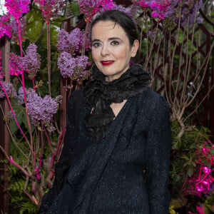 L'occasion de s'intéresser à la célèbre romancière belge.
Amélie Nothomb - Remise du prix littéraire "La Closerie des Lilas" à la Closerie des Lilas à Paris le 12 avril 2022.  © Pierre Perusseau/Bestimage