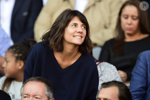 Estelle Denis dans les tribunes lors du match de championnat de Ligue 1 Conforama opposant le Paris Saint-Germain au Racing Club de Strasbourg Alsace au Parc des princes à Paris, France, le 14 septembre 2019. Le PSG a gagné 1-0. © Jean-Baptiste Autissier/Panoramic/Bestimage 