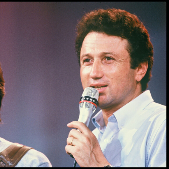 Archives - Jean-Jacques Goldman et Michel Drucker durant l'émission Champs-Elysées en 1987
