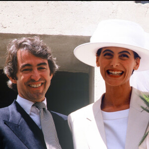 Info - Violette d'Urso, fille d'Inès de la Fressange et de Luigi d'Urso, sort un livre "Même le bruit de la nuit a changé" qui parle de son père décédé en 2006
Archives - Mariage d'Inès de la Fressange et Luigi d'Urso.