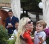 En 2021, le célèbre milliardaire évoquait une "semi-séparation" avec la chanteuse Grimes.
Grimes (ex-compagne d'E.Musk) et son fils X AE A-Xii en vacances à Portofino. Le 25 juillet 2023.