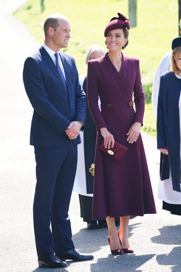 Cela faisait un petit moment que l'on ne l'avait plus vue.
Le prince William, prince de Galles, et Catherine (Kate) Middleton, princesse de Galles assistent à un service religieux marquant le premier anniversaire de la mort de la reine Elizabeth II à la cathédrale St Davids à Haverfordwest dans le Pembrokeshire, pays de Galles, Royaume Uni. 