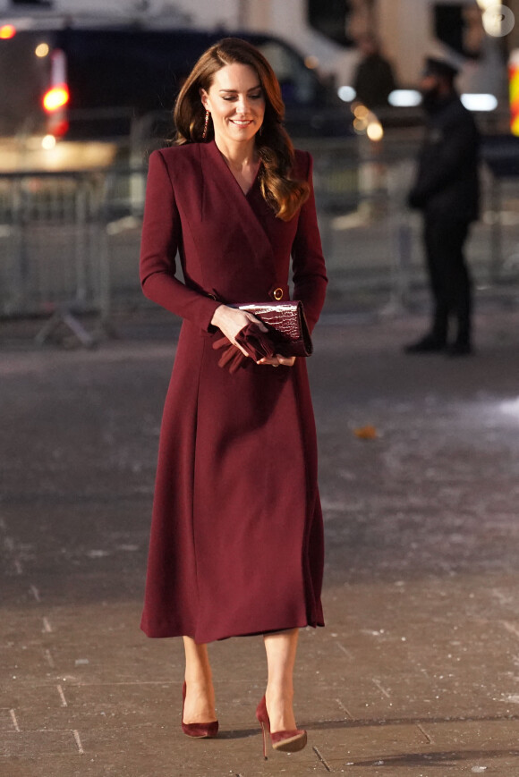 A l'occasion du concert annuel de chants de Noël organisé à l'abbaye de Westminster.
Catherine (Kate) Middleton, princesse de Galles, arrive pour le "Together at Christmas" Carol Service à l'abbaye de Westminster à Londres, Royaume uni, le 15 décembre 2022. 