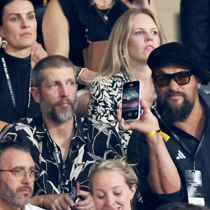 Jason Momoa - People dans les tribunes lord du match d'ouverture de la Coupe du Monde de Rugby France 2023 avant le match de la Poule A entre la France et la Nouvelle-Zélande au Stade de France à Saint-Denis le 8 septembre 2023. © Dominique Jacovides/Bestimage 