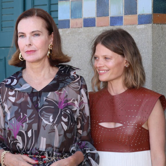 Dominique Frot, Josiane Balasko et Carole Bouquet et Mélanie Thierry - Photocall du film "Captive" sur les planches lors de la 49ème édition du festival du film américain de Deauville le 9 septembre 2023. © Denis Guignebourg / Bestimage 