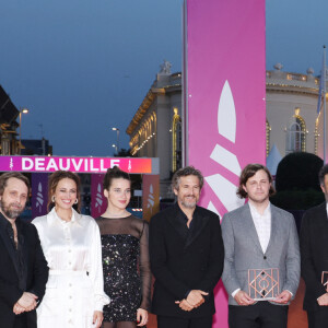 Alexandre Aja, Anne Berest, Rebecca Marder, Guillaume Canet, Shane Atkinson (Grand Prix pour LaRoy), Babak Jalali (prix du jury pour Fremont), Stephane Bak, Marina Hands, Laure de Clermont-Tonnerre, Maxim Nucci et Léa Mysius - Photocall des lauréats lors de la 49ème édition du festival du film américain de Deauville le 9 septembre 2023. © Denis Guignebourg / Bestimage  Photocall of the winners at the 49th Deauville American Film Festival on september 9th 2023 