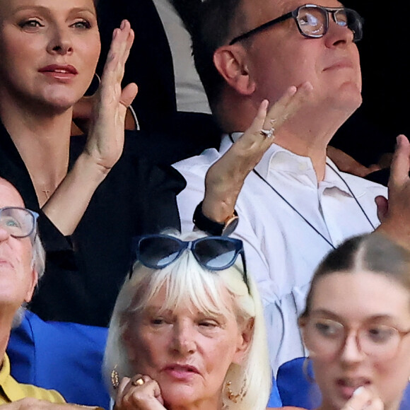 La princesse Charlene de Monaco et le prince Albert II - Tribunes lors du match de rugby entre l'Afrique du Sud et l'Écosse (18-3) au stade Vélodrome à Marseille, le 10 septembre 2023. © Dominique Jacovides / Bestimage