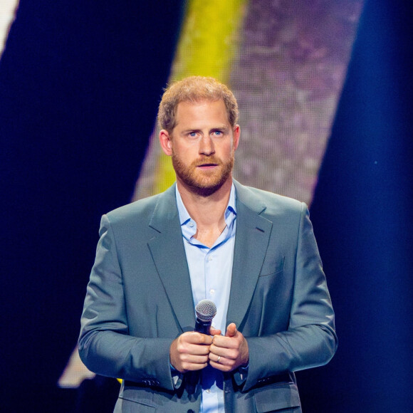 Et cela devrait pouvoir lui faire du bien après un week end difficile...
Prince Harry, duc de Sussex - Cérémonie d'ouverture des Invictus Games 2023, Düsseldorf, 09/09/2023.