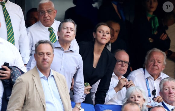 La princesse Charlene de Monaco et le prince Albert II dans les tribunes lors du match de rugby entre l'Afrique du Sud et l'Écosse (18-3) au stade Vélodrome à Marseille le 10 septembre 2023. © Dominique Jacovides / Bestimage 