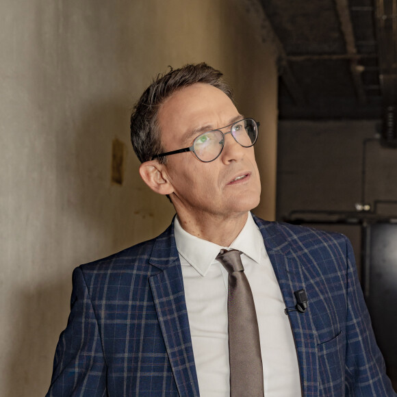 Exclusif - Julien Courbet - Backstage de l'enregistrement de l'émission "Touche Pas à Mon Poste (TPMP)", présentée par Cyril Hanouna et diffusée sur C8 le 14 décembre 2020 © Jack Tribeca / Bestimage 
