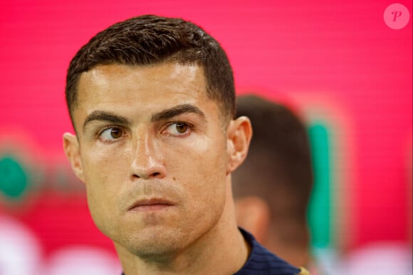 Cristiano Ronaldo au coeur d'une fake news
 
Cristiano Ronaldo au match de football de quart de finale opposant le Portugal au Maroc lors de la coupe du Monde au stade Education City à Al Rayyan au Qatar. © Fotoarena/Panoramic/Bestimage