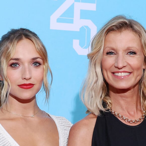 Chloé Jouannet et Alexandra Lamy - Photocall d'ouverture du Festival de la Fiction 2023 à La Rochelle le 12 septembre 2023. © Denis Guignebourg / Bestimage