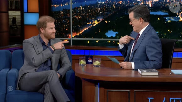 Le prince Harry donne une interview sur le plateau de Stephen Colbert à propos de la vie après la mort 