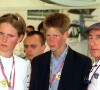 Qui datent de son enfance. 
Jackie Stewart, Prince Harry et Zara Phillips - Grand Prix Silverstone Formule 1
