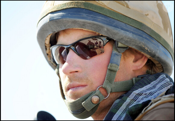 Ou de son passage en Afghanistan. 
Prince Harry - Sud de l'Afghanistan 2008