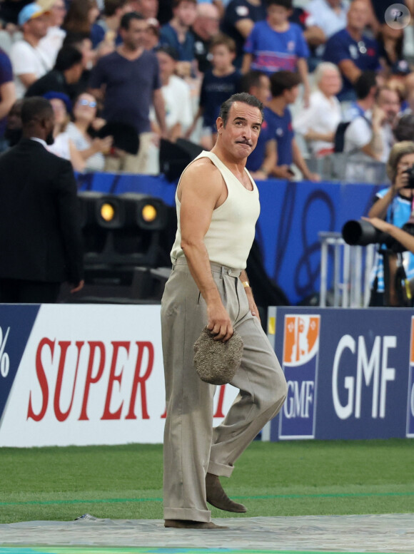 Jean Dujardin - Cérémonie d'ouverture de la Coupe du Monde de Rugby France 2023 avant le match de la Poule A entre la France et la Nouvelle-Zélande au Stade de France à Saint-Denis le 8 septembre 2023. © Dominique Jacovides/Bestimage 