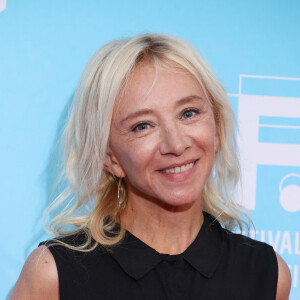 Sylvie Testud lors du photocall de la soirée de clôture de la 25ème édition du Festival de la fiction de la Rochelle, France, le 16 septembre 2023.