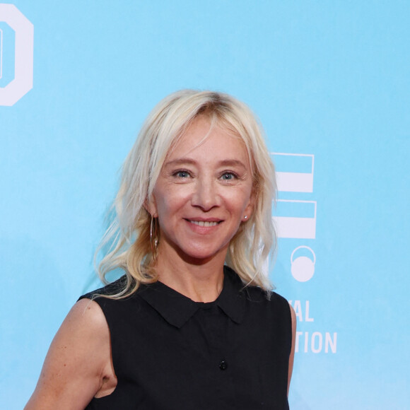 Sylvie Testud lors du photocall de la soirée de clôture de la 25ème édition du Festival de la fiction de la Rochelle, France, le 16 septembre 2023.