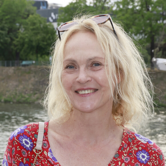 L'actrice qui fête aujourd'hui, mardi 19 septembre, son 58e anniversaire est épanouie.   
Alexandra Vandernoot - 9ème Trophée de la Pétanque gastronomique au Port Yacht Marina à Paris. 