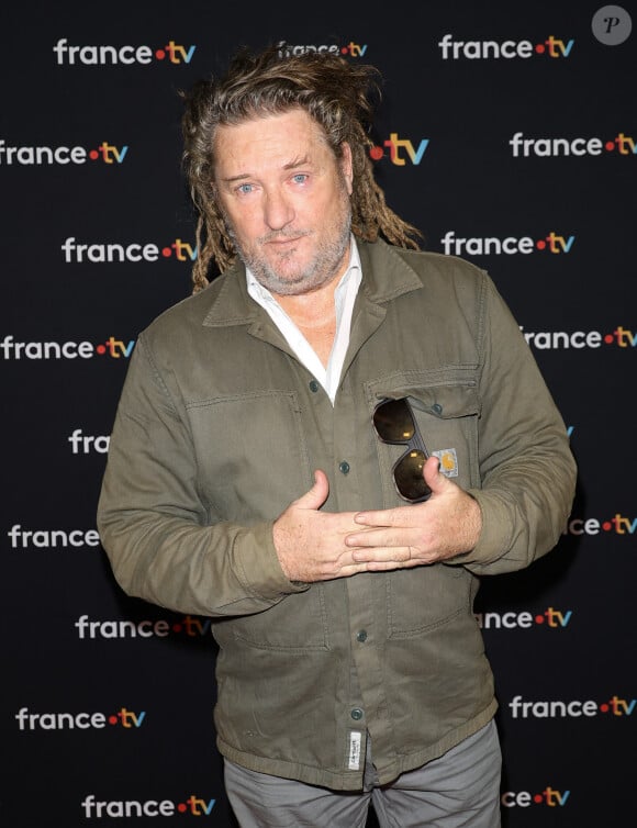 Olivier Delacroix au photocall pour la conférence de presse de rentrée de France TV à la Grande Halle de la Villette à Paris, France, le 11 juillet 2023. © Coadic Guirec/Bestimage 