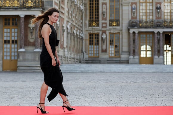 L'actrice franco-britannique Emma Mackey - Dîner d'Etat au château de Versailles en l'honneur de la visite officielle du roi et de la reine d'Angleterre en France (20 - 22 septembre 2023). Le 20 septembre 2023. 150 invités triés sur le volet ont été conviés à cette occasion. © Stéphane Lemouton / Bestimage 