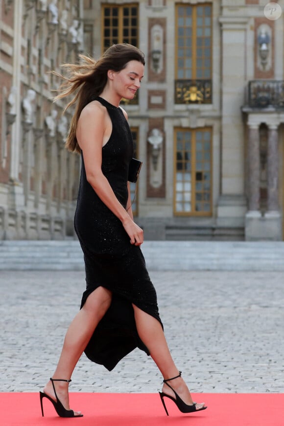 L'actrice franco-britannique Emma Mackey - Dîner d'Etat au château de Versailles en l'honneur de la visite officielle du roi et de la reine d'Angleterre en France (20 - 22 septembre 2023). Le 20 septembre 2023. 150 invités triés sur le volet ont été conviés à cette occasion. © Stéphane Lemouton / Bestimage 