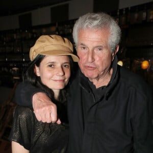 Exclusif - Claude lelouch et sa fille Salomé Lelouch (mise en scène de la pièce) - Dernière de la pièce "Snow Thérapy" au théâtre du Rond-point à Paris, France, le 24 Avril 2022. © Bertrand Rindoff/Bestimage No web pour Belgique et Suisse