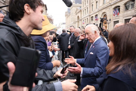 Le roi Charles III d'Angleterre - Visite du marché aux fleurs du centre de Paris, le 21 septembre 2023. © Cyril Moreau/Bestimage